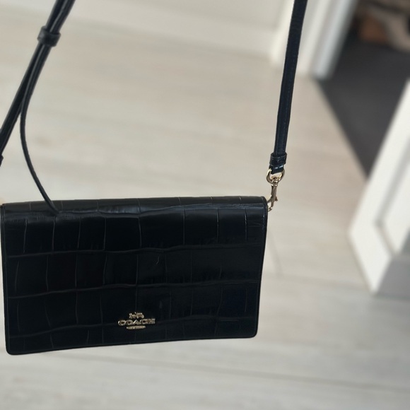 Coach Black Croc Embossed Leather Wallet Crossbody Gold Hardware - Picture 2 of 6